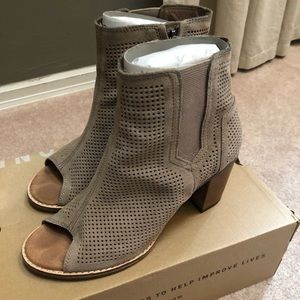 Toms Majorca Perforated Suede Booties - Stucco
